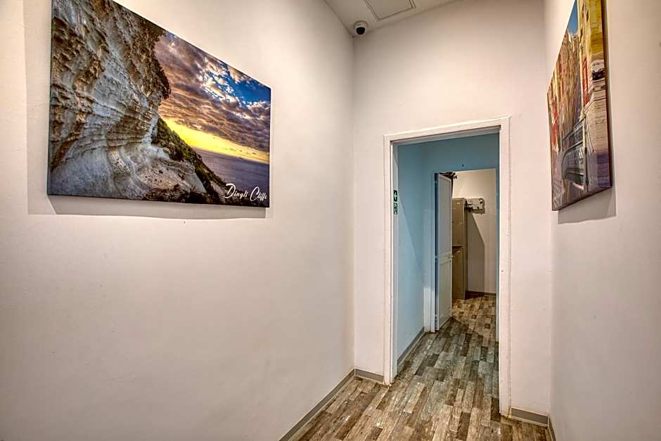Bookarest Hostel Malta