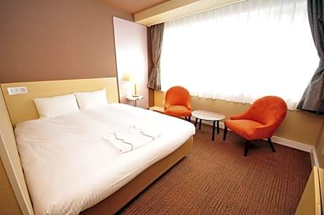 Non-smoking wide double 1 bed