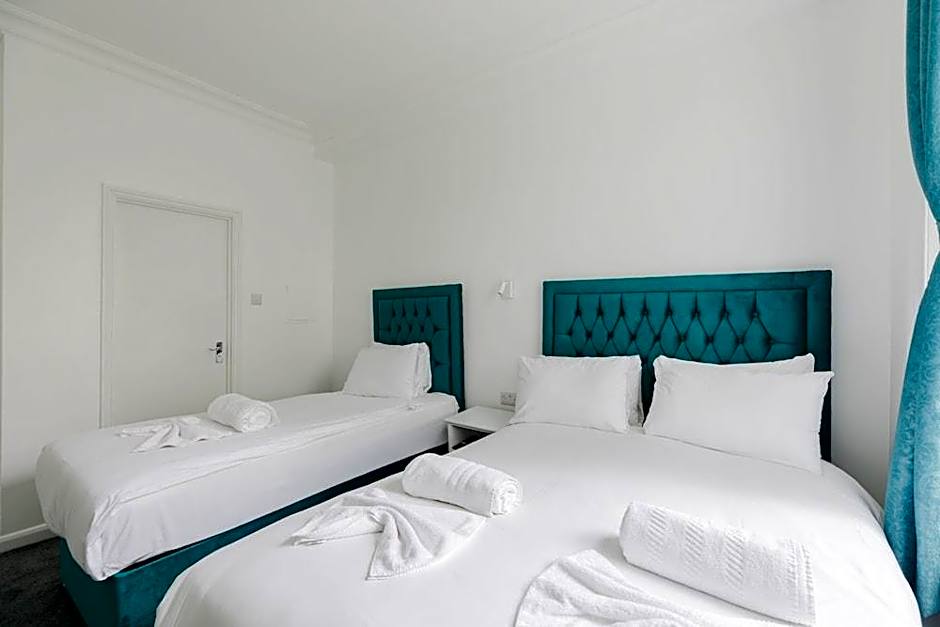 Palace Court Hotel