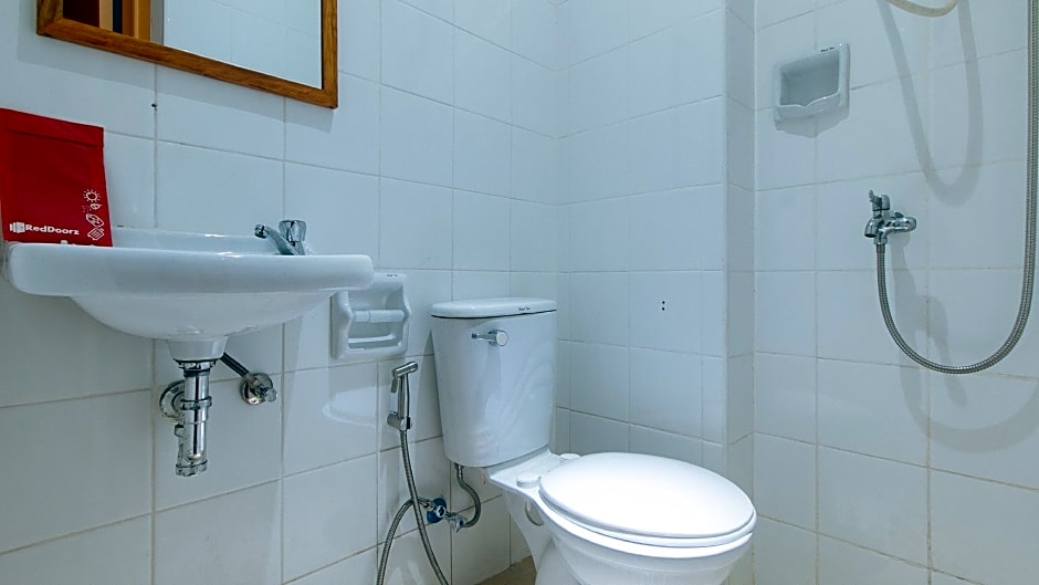 RedDoorz Hostel @ Tita Aidz Inn Baguio