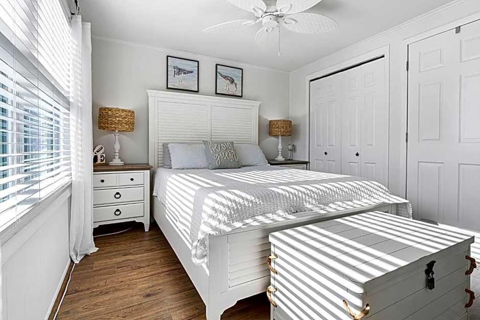 Ocean Block Condo 100 Steps From the Beach