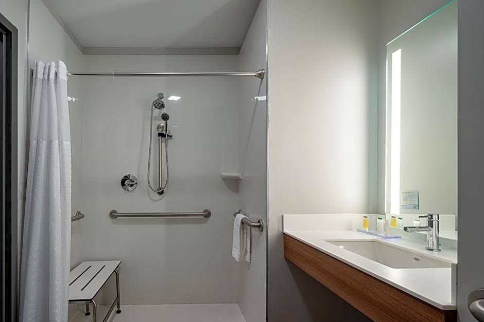 Microtel Inn & Suites by Wyndham Winchester