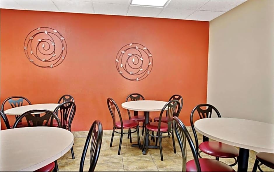 Super 8 By Wyndham Kissimmee Maingate Orlando Area