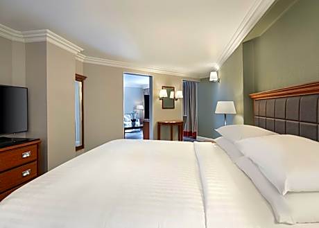 1 Bedroom Suite, 1 King, Sofa bed