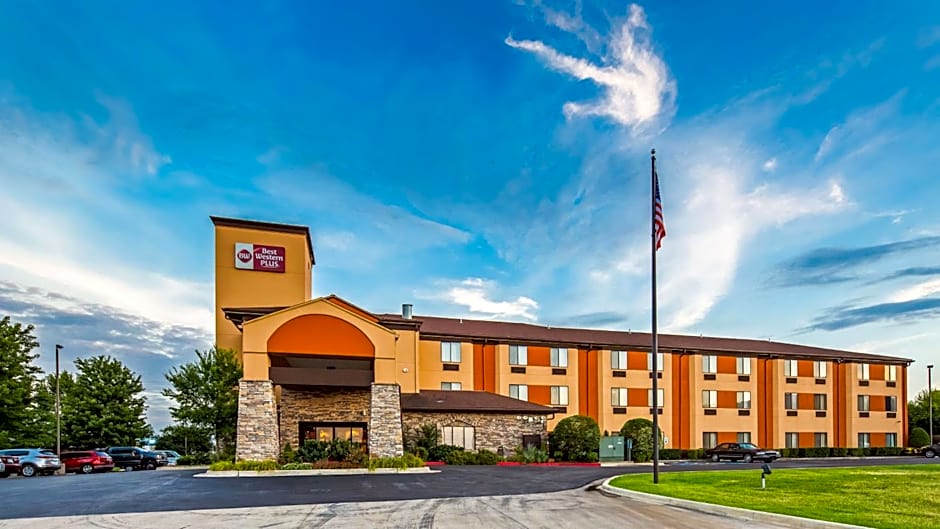 Best Western Plus Woodland Hills Hotel & Suites
