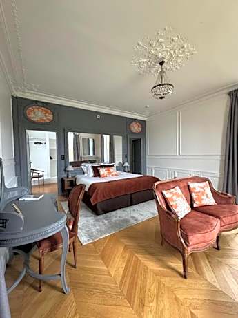 Suite with Garden View