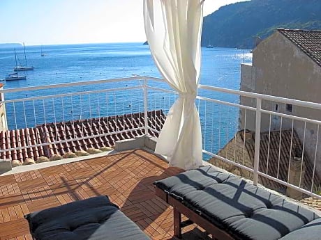 Komiza Provita Guesthouse