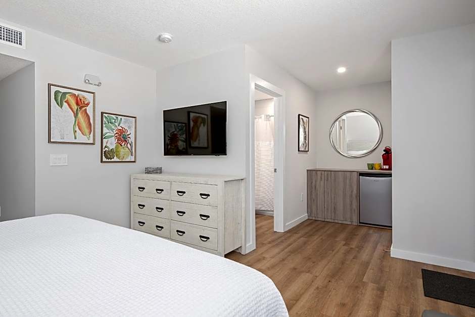 Escape Coastal Resort on Casey Key