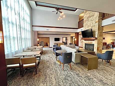 Staybridge Suites Milwaukee West-Oconomowoc