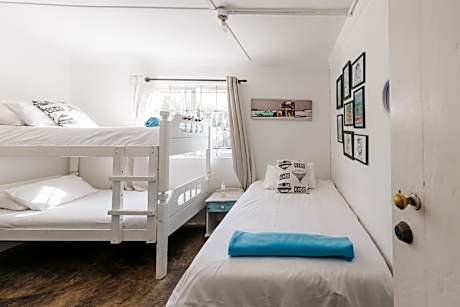 Bunk Bed in Mixed Dormitory Room