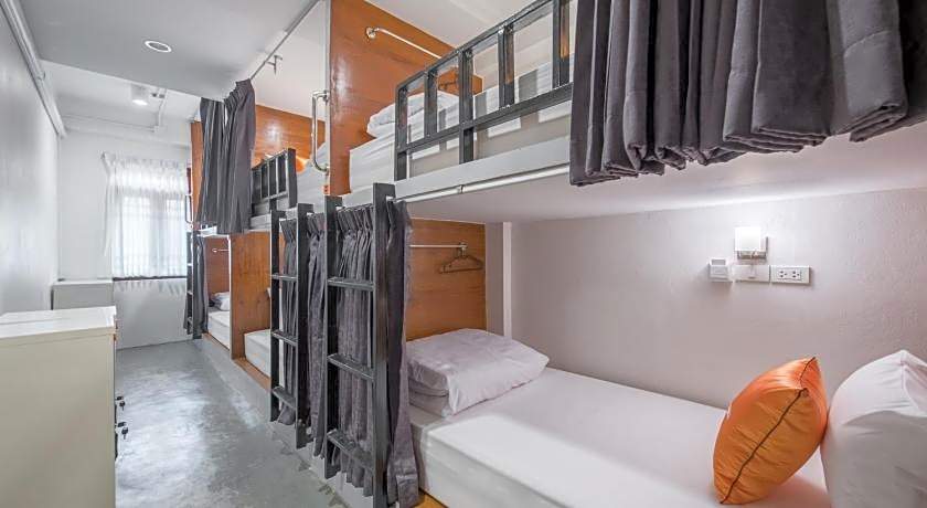 Tiny Taladnoi Hostel