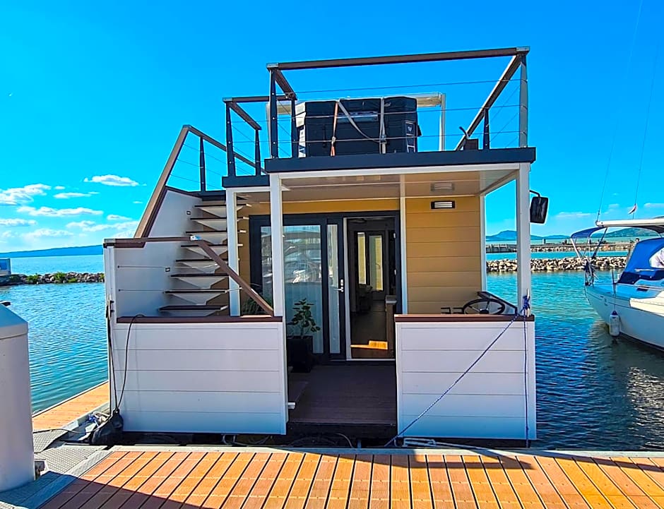 Fenyves Yacht Club Superior