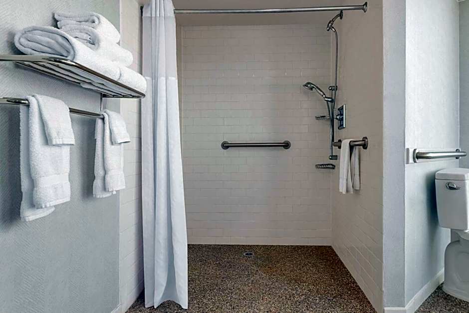 Fort Pontchartrain Detroit, a Wyndham Hotel