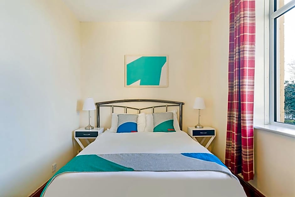 OYO The Green Man Pub and Hotel