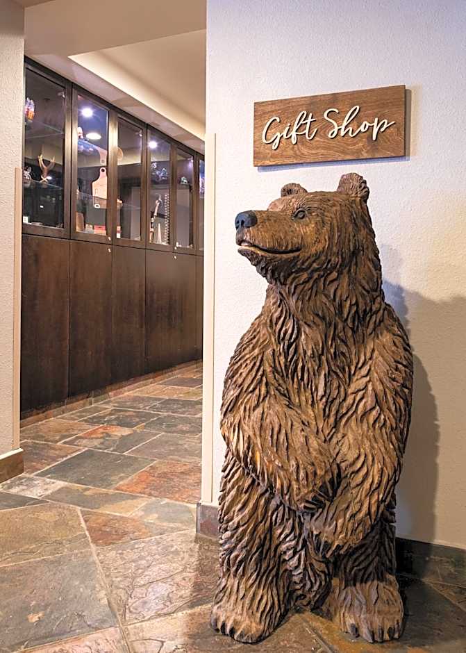 Yosemite Southgate Hotel & Suites