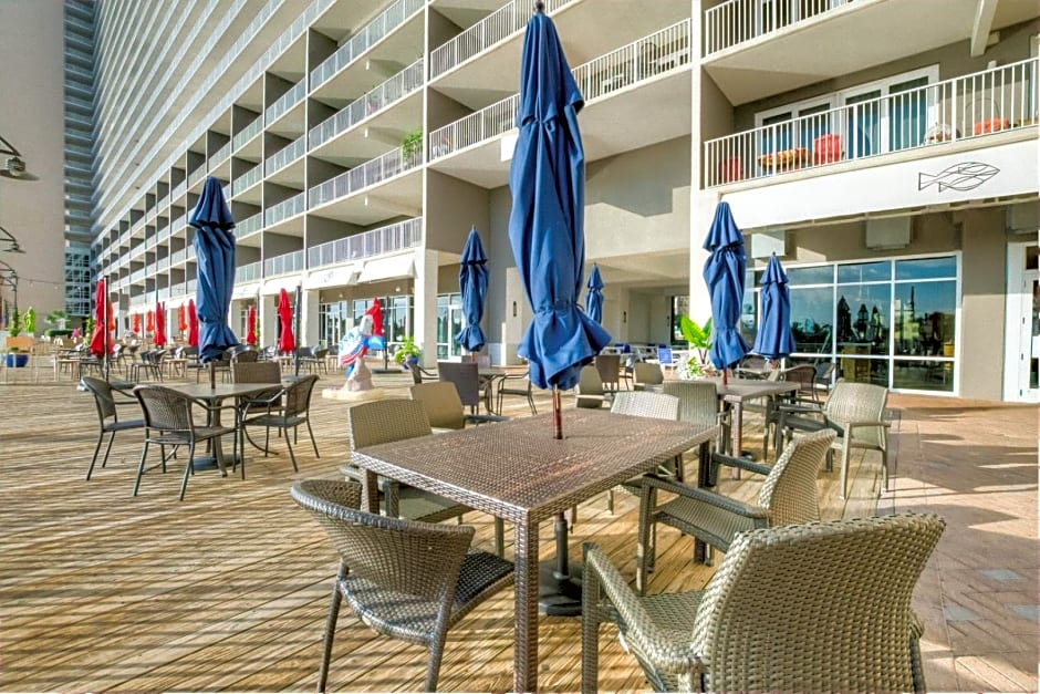 Laketown Wharf 1035 By Aneliya