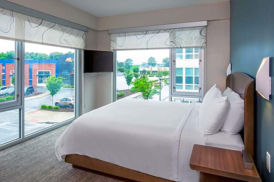 Element Hampton Peninsula Town Center