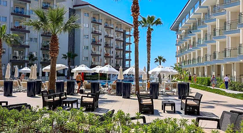 Ramada Hotel & Suites by Wyndham Kusadasi