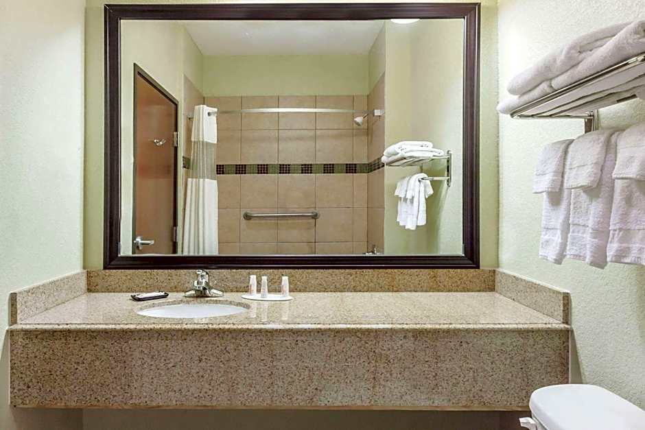 Grander Inn & Suites by IHG