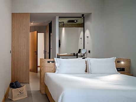 Deluxe Suite with Sea View