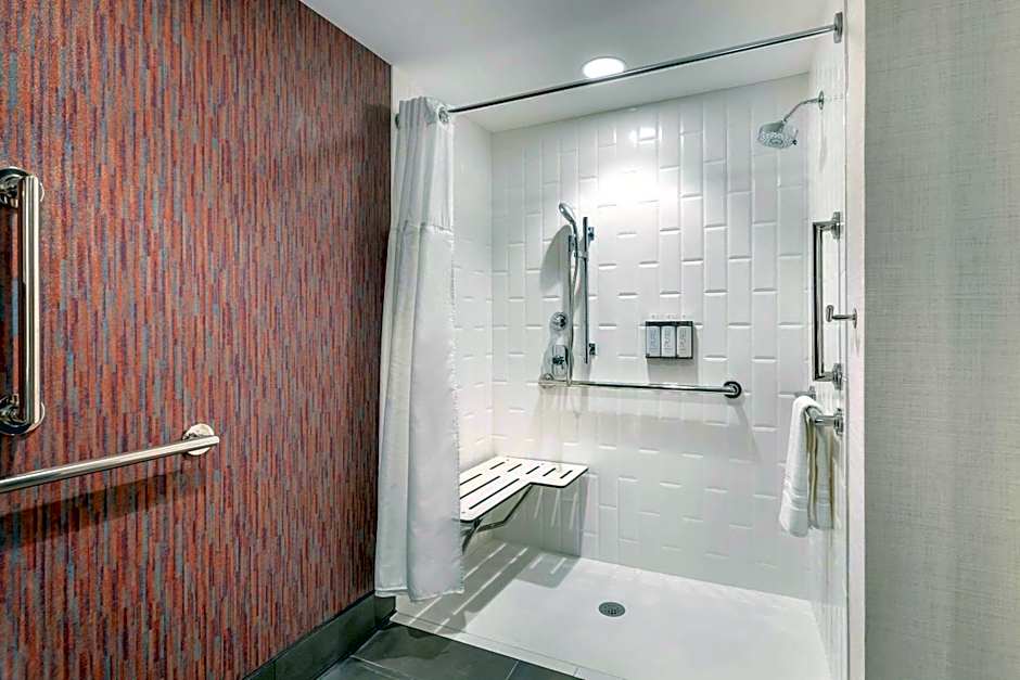 Cambria Hotel Denver Downtown RiNo