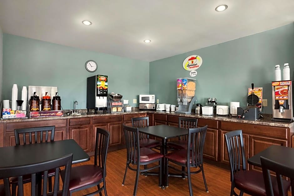 Super 8 by Wyndham Council Bluffs IA Omaha NE Area