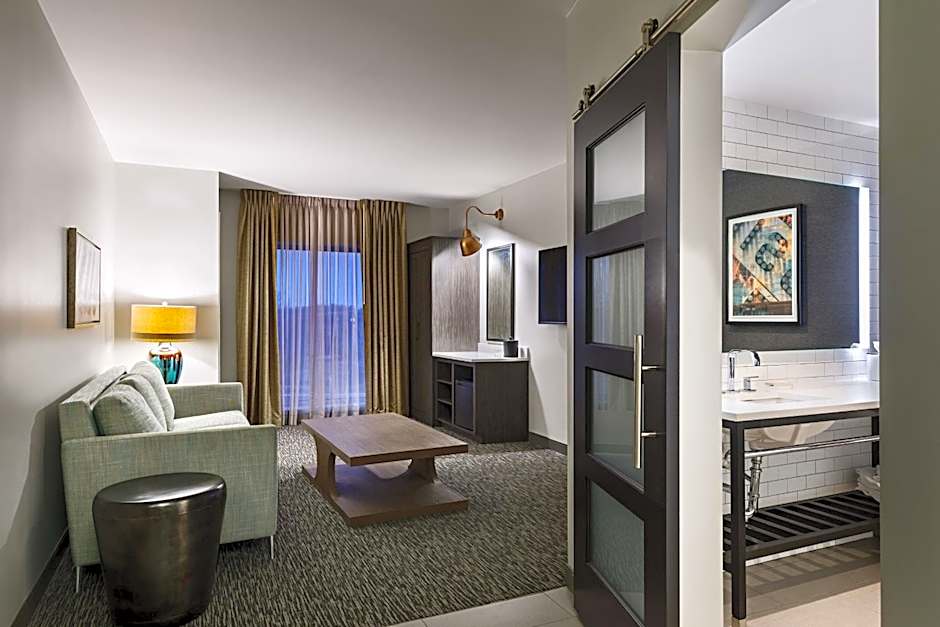 THE SOUTHLAKE HOTEL