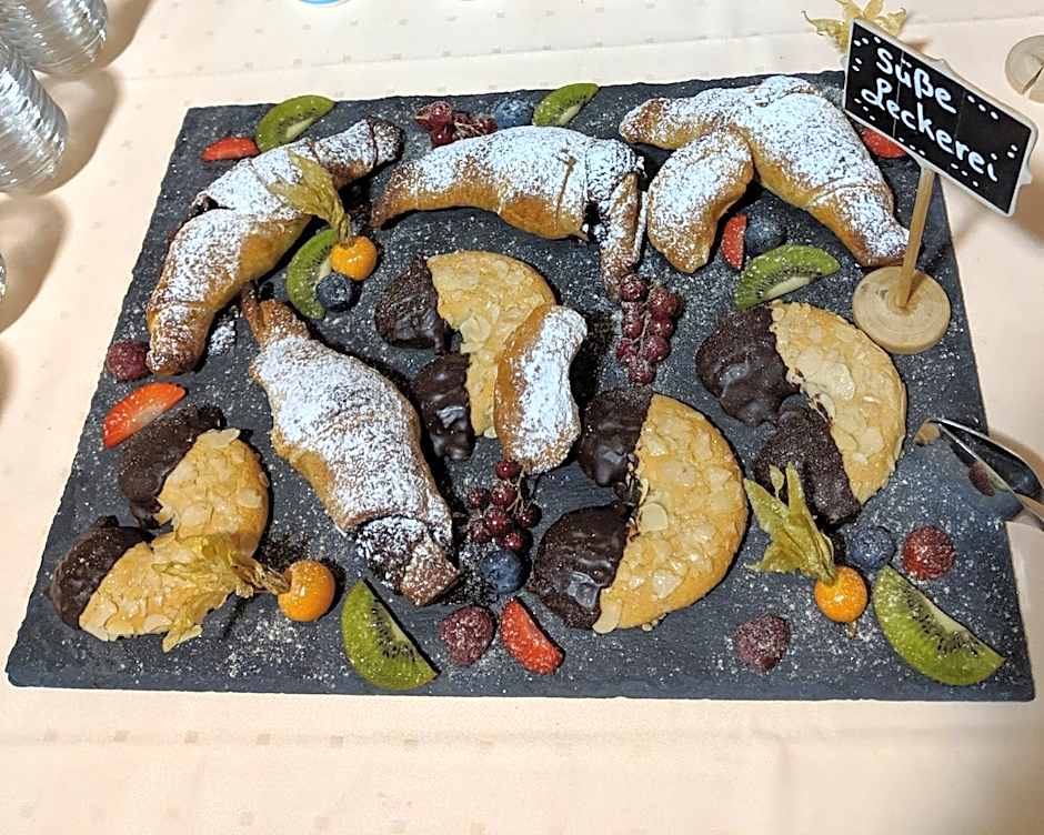 Rheinauer Hof - bed & breakfast