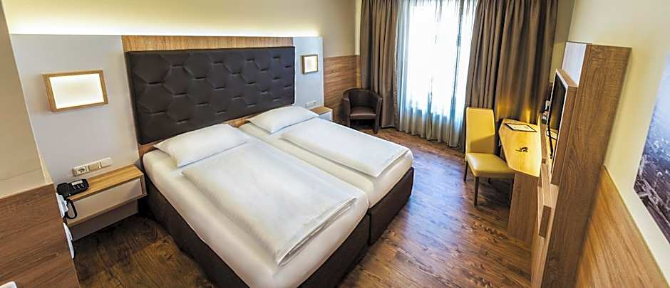 Photo 1 of 13 of Quadruple Room