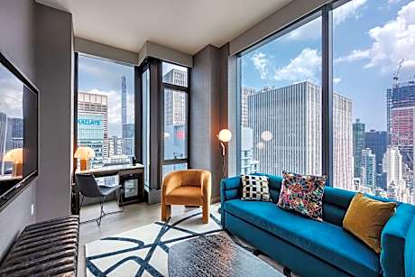 Corner 1 Bedroom Suite- 45Th Floor- King Bed