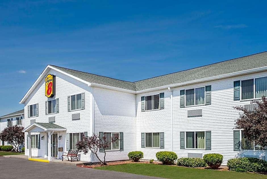 Super 8 by Wyndham Canandaigua