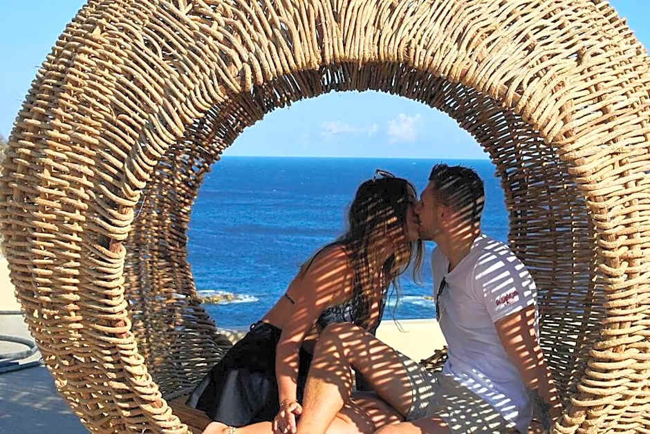 Casa Roni by Xeno - 5 Bedroom Luxury Villa with Ocean View