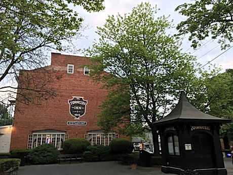 The Tunnicliff Inn