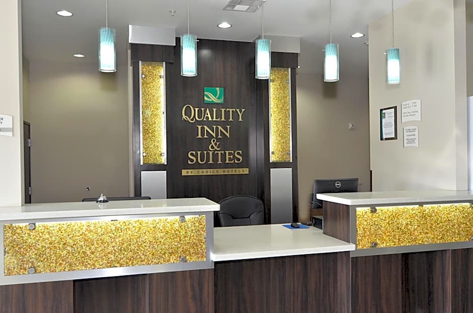 Quality Inn & Suites Kenedy - Karnes City