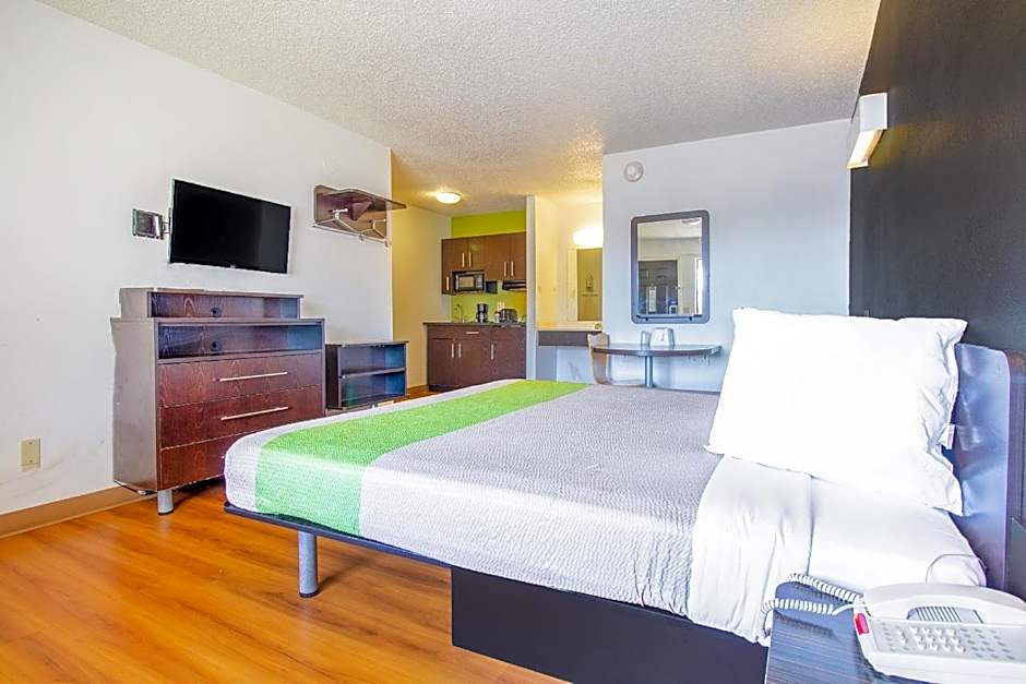 Studio Inn Extended Stay Oklahoma City Airport by OYO