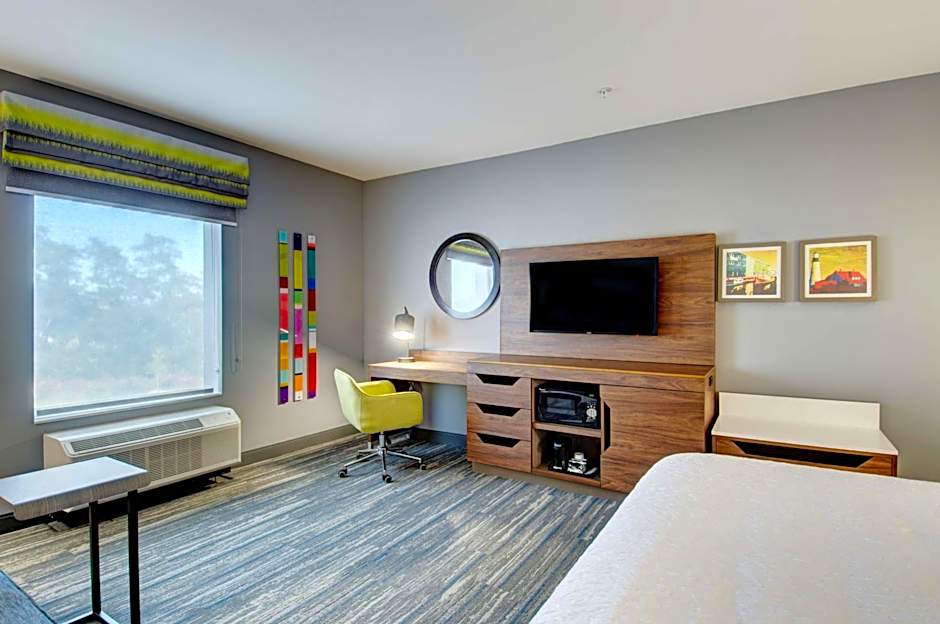 Hampton Inn By Hilton & Suites Portland, ME