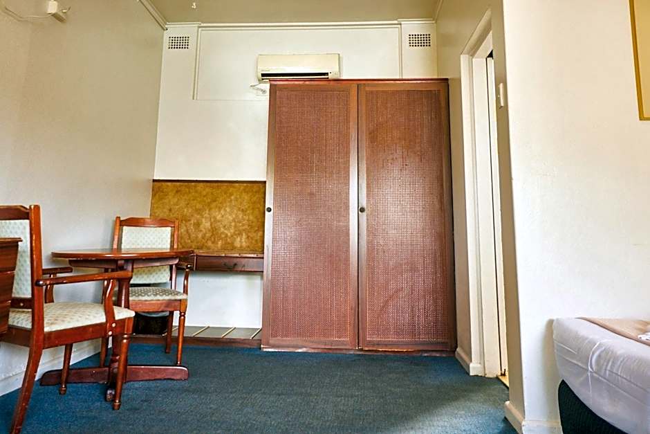 Town and Country Motel