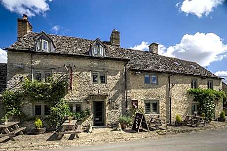 The Three Horseshoes