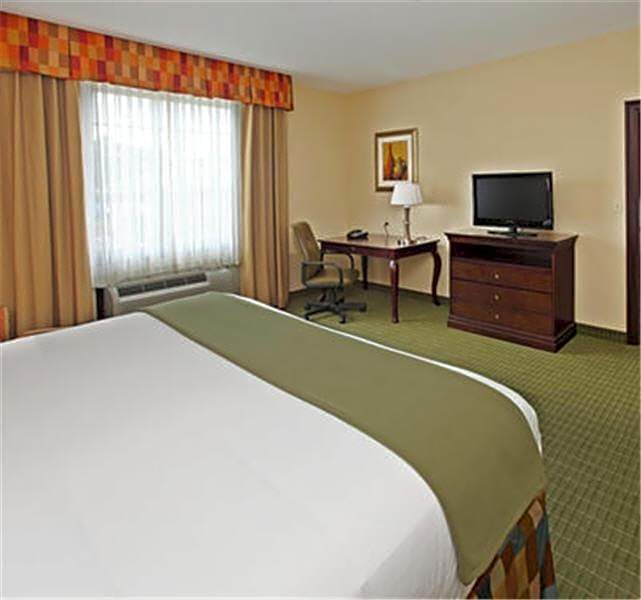 Holiday Inn Express Hotel & Suites Henderson - Traffic Star By IHG