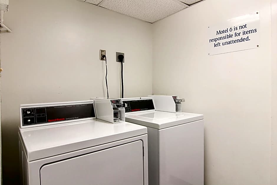 Motel 6-Fargo, ND - West Acres - North Fargo