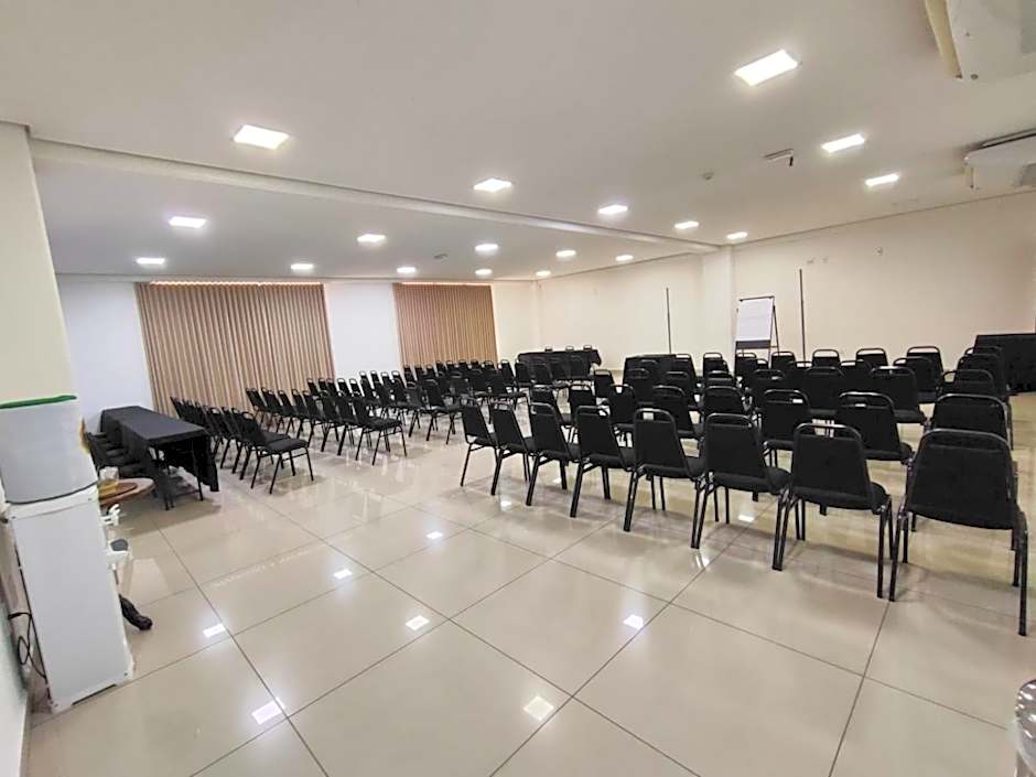 Ipe Center Hotel