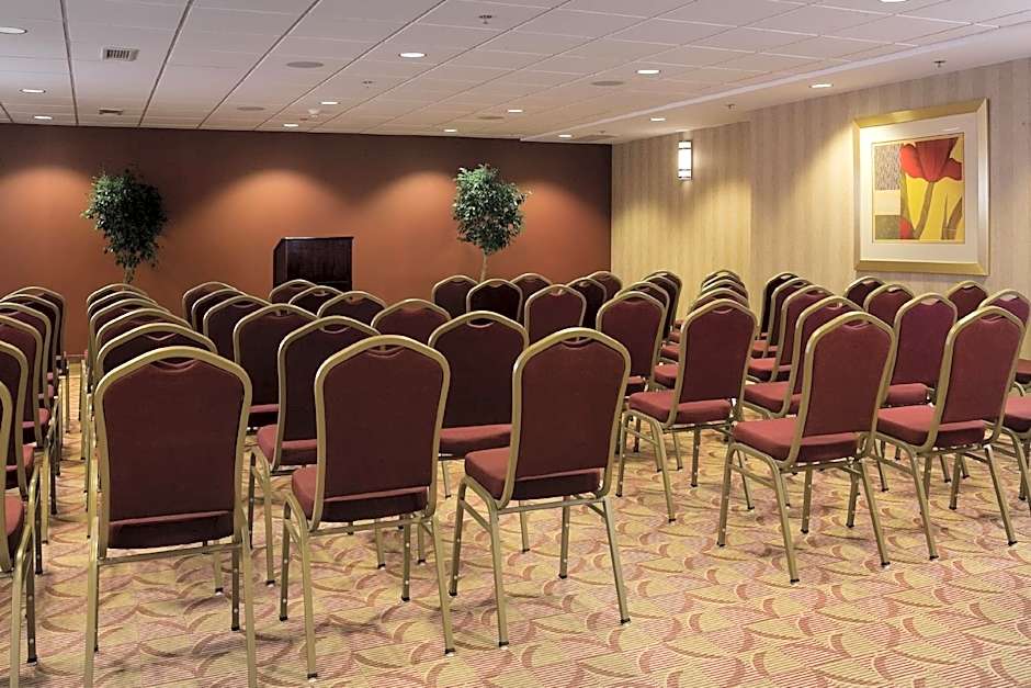 Holiday Inn Express & Suites Charlottesville - Ruckersville By IHG