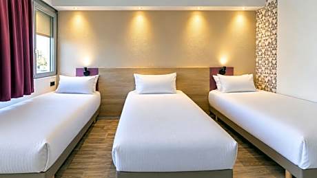 Triple Room - 3 Single Beds