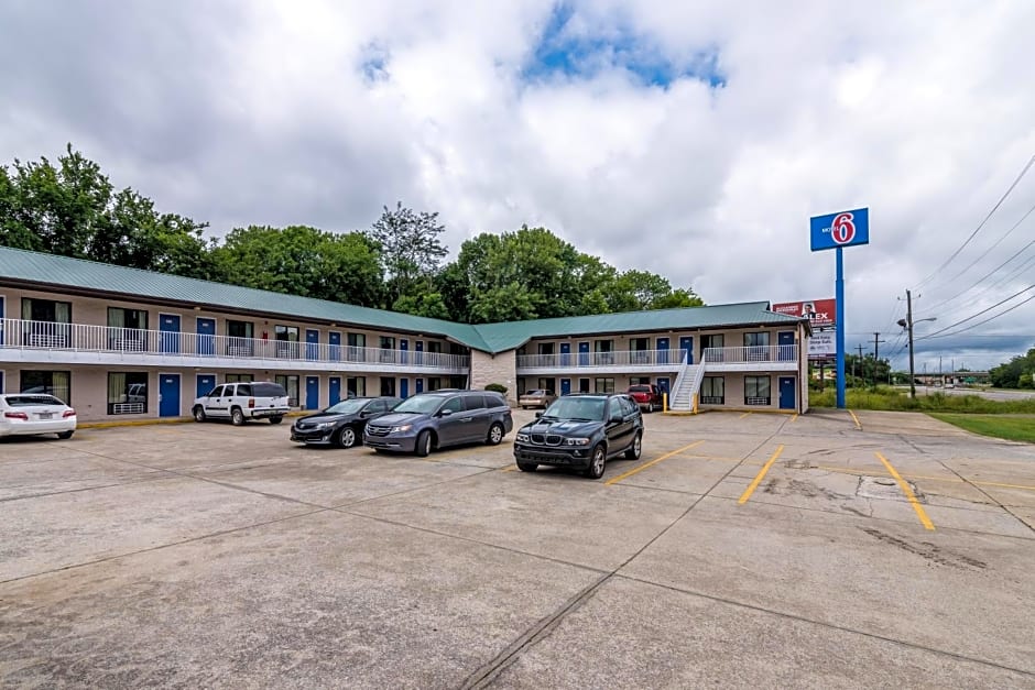 Motel 6-Attalla, AL