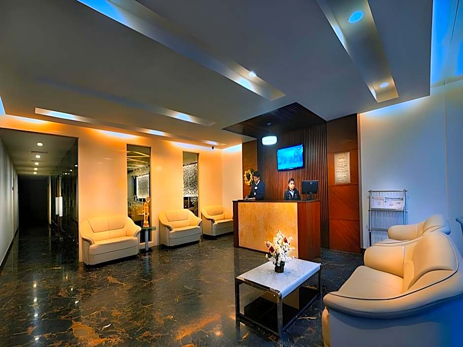 Hotel Dazzle – Agra, NC