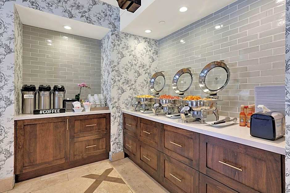 Best Western Plus Sunset Plaza Hotel