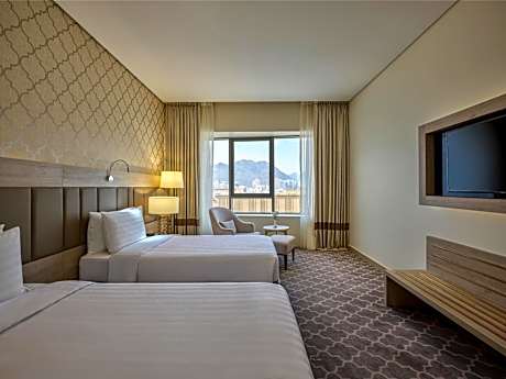 Twin Deluxe Room with City View