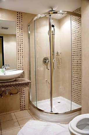 Suite-1 King Bed Non-Smoking Separate Living Area Kitchenette Microwave And Refrigerator High Speed