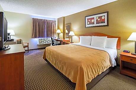 1 King Bed  No Smoking  Accessible Room