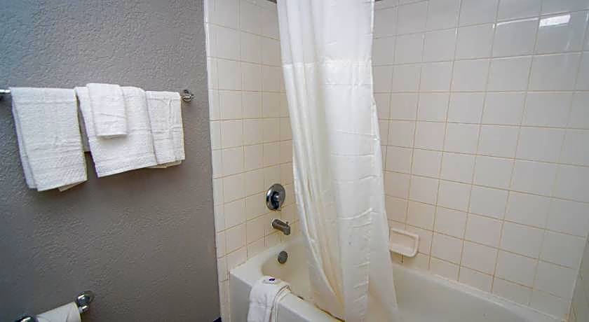 Studio 6 Extended Stay - West Palm Beach, FL